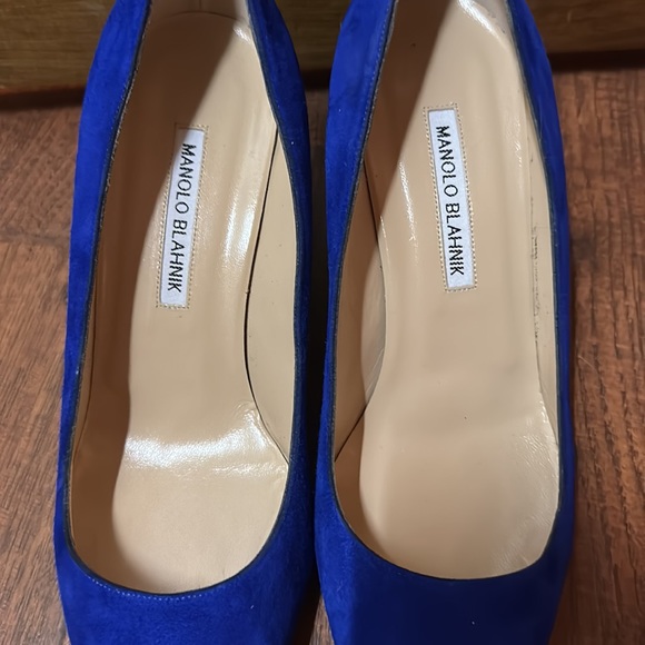 Manolo Blahnik blue suede pumps GREAT condition - Picture 5 of 6